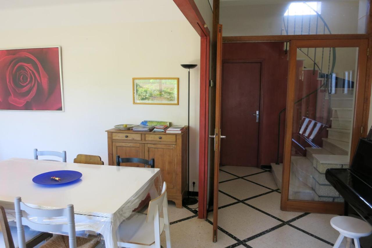 Maison Lumineuse Et Spacieuse Avec Jardin Arbore La Valette-du-Var Exterior photo